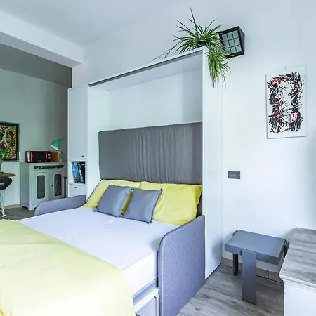 Conti Reina 15 Apartment Como