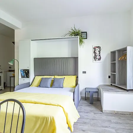 Apartment Conti Reina 15 *