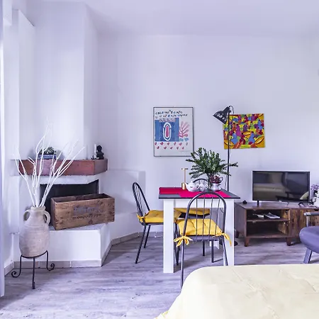 Apartment Conti Reina 15 *